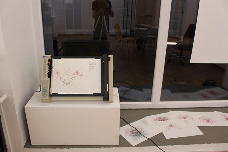 Plotter exhibition brunnhofer linz window.
